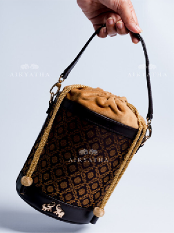 Aikyatha Black Kanjivaram Potli - 0033N600191019