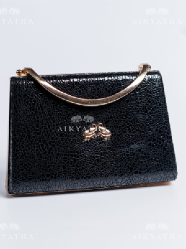 Aikyatha Black Leather Clutch - 0033N600190009