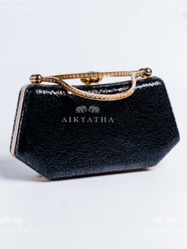 Aikyatha Black Leather Clutch - 0033N600190020