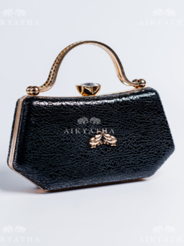 Aikyatha Black Leather Clutch - 0033N600190020