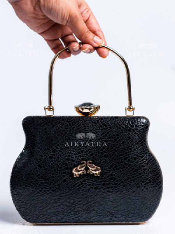 Aikyatha Black Leather Clutch - 0033N600190022