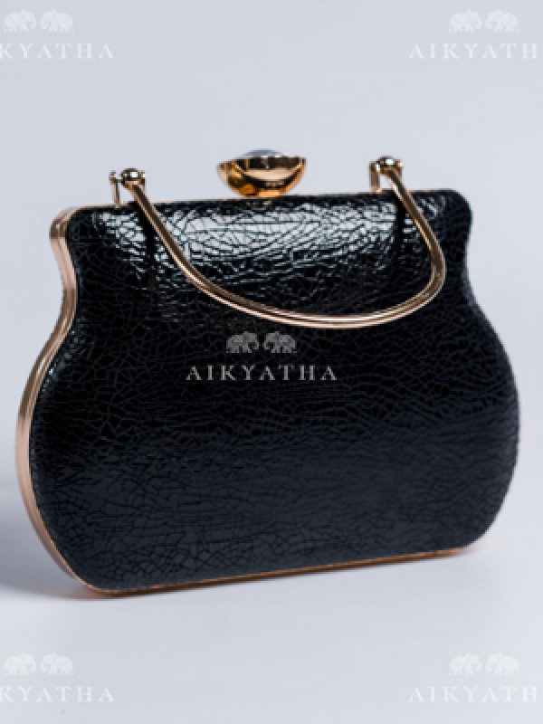 Aikyatha Black Leather Clutch - 0033N600190022