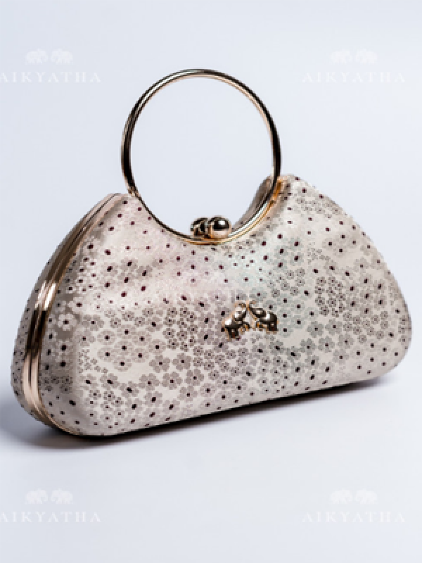 Aikyatha Cream Banarasi Clutch - 0033N600190114