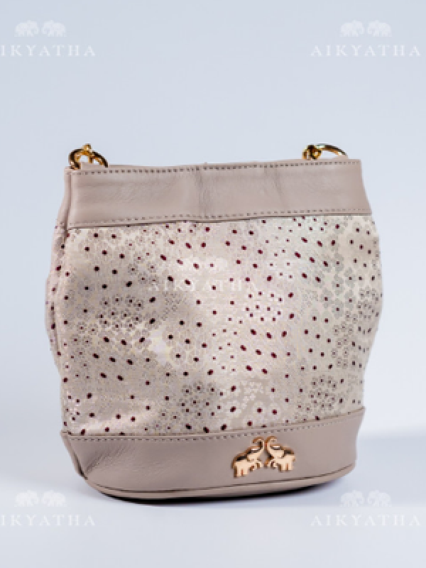 Aikyatha Cream Banarasi Potli - 0033N600191070