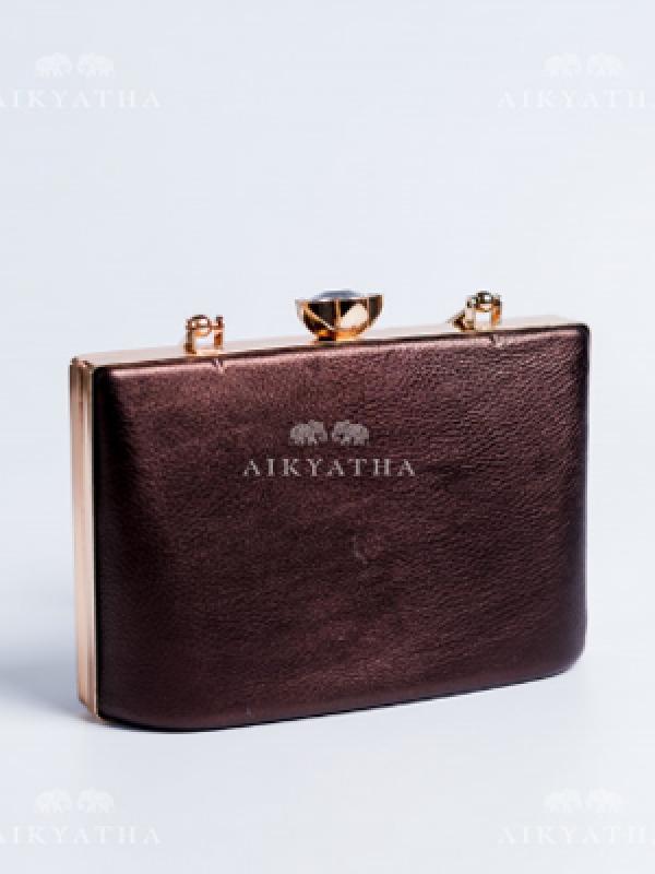 Aikyatha Leather Clutch - 0033N600190038