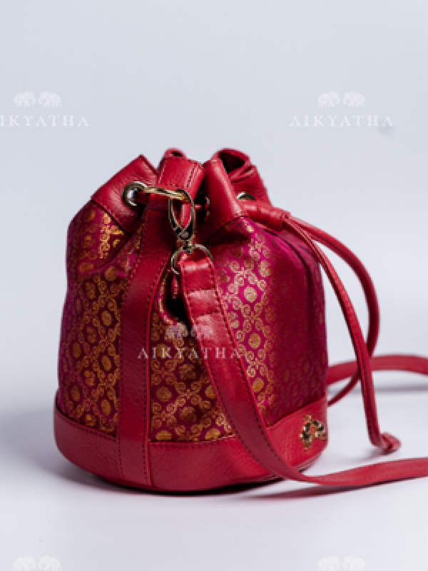 Aikyatha Pink Kanjivaram Potli - 0033N600328032