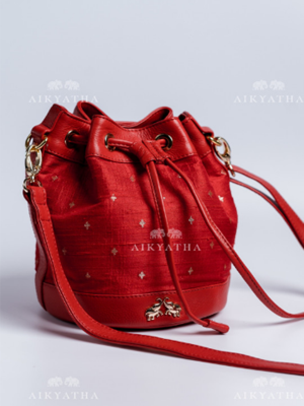 Aikyatha Red Banarasi Potli - 0033N600328031