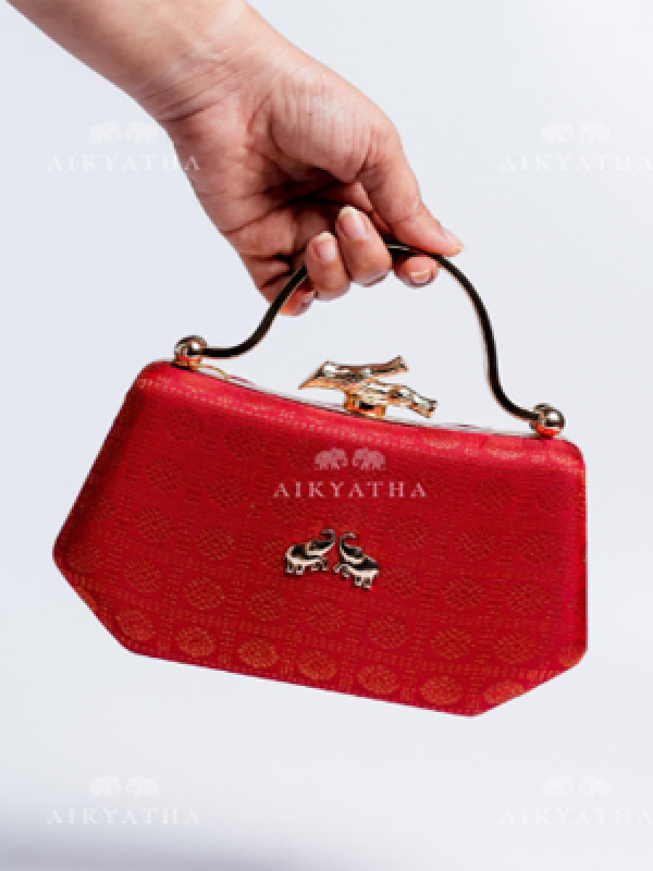 Aikyatha Red Kanjivaram Clutch - 0033N600315042