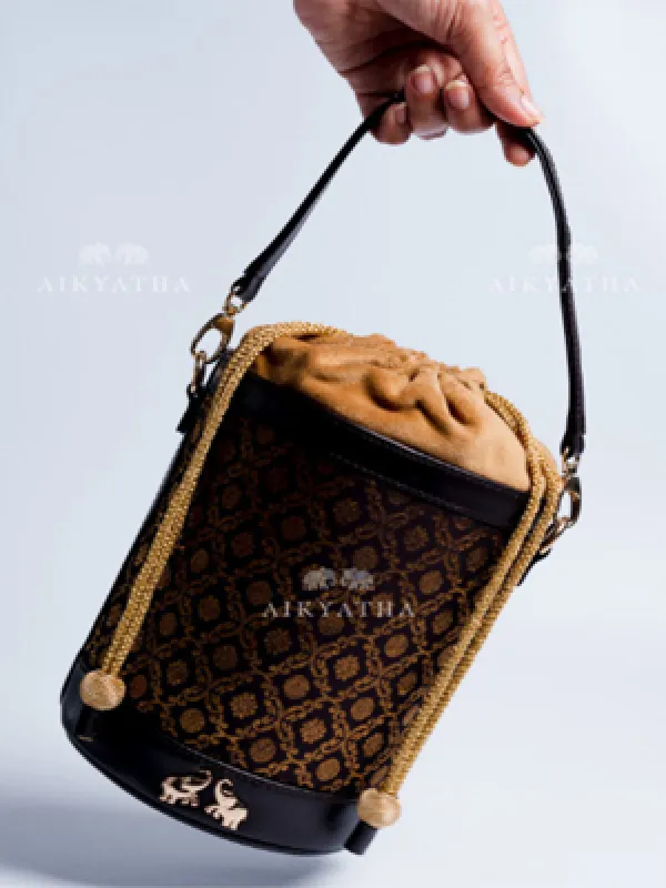 Aikyatha Black Kanjivaram Potli - 0033N600191019