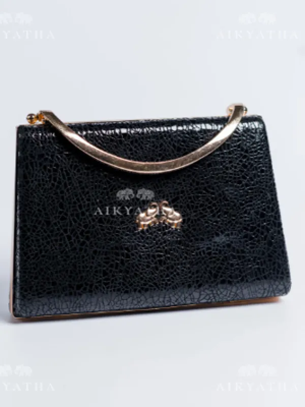 Aikyatha Black Leather Clutch - 0033N600190009