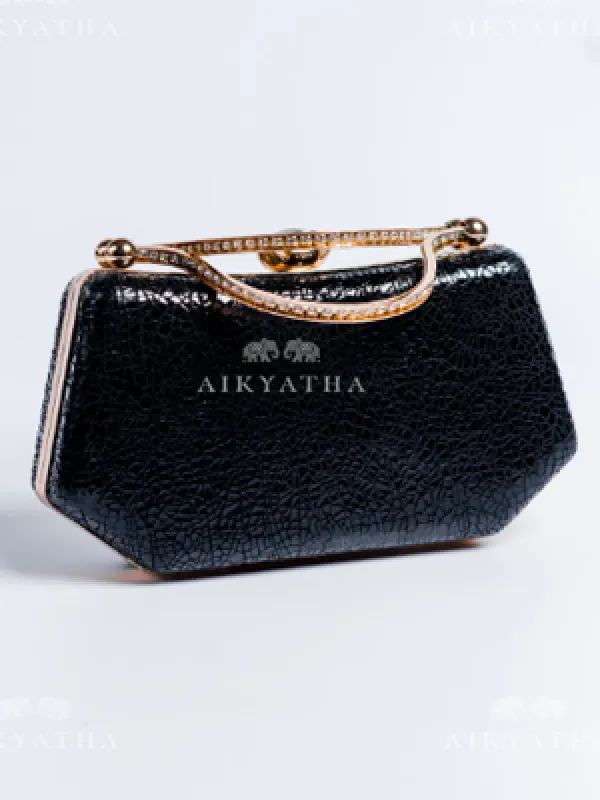 Aikyatha Black Leather Clutch - 0033N600190020