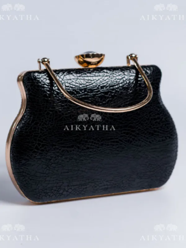 Aikyatha Black Leather Clutch - 0033N600190022