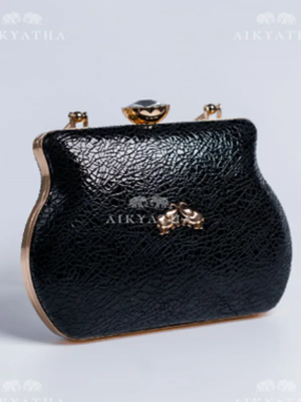 Aikyatha Black Leather Clutch - 0033N600190022