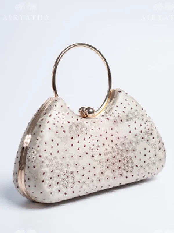 Aikyatha Cream Banarasi Clutch - 0033N600190114