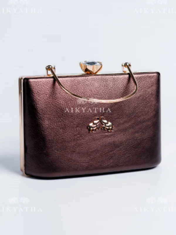 Aikyatha Leather Clutch - 0033N600190038