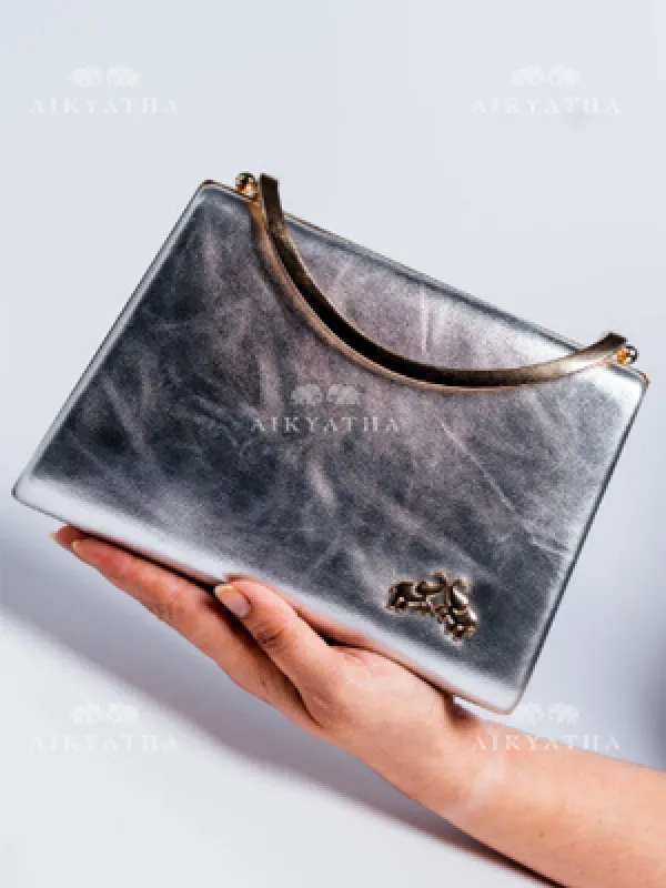 Aikyatha Leather Silver Clutch - 0033N600190006