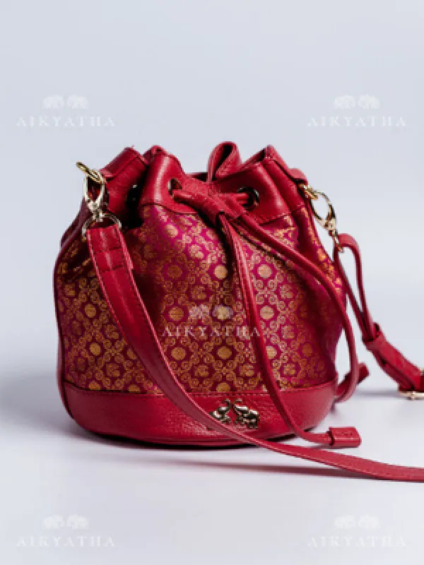 Aikyatha Pink Kanjivaram Potli - 0033N600328032