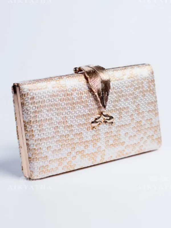Aikyatha White Banarasi Clutch - 0033N600190154